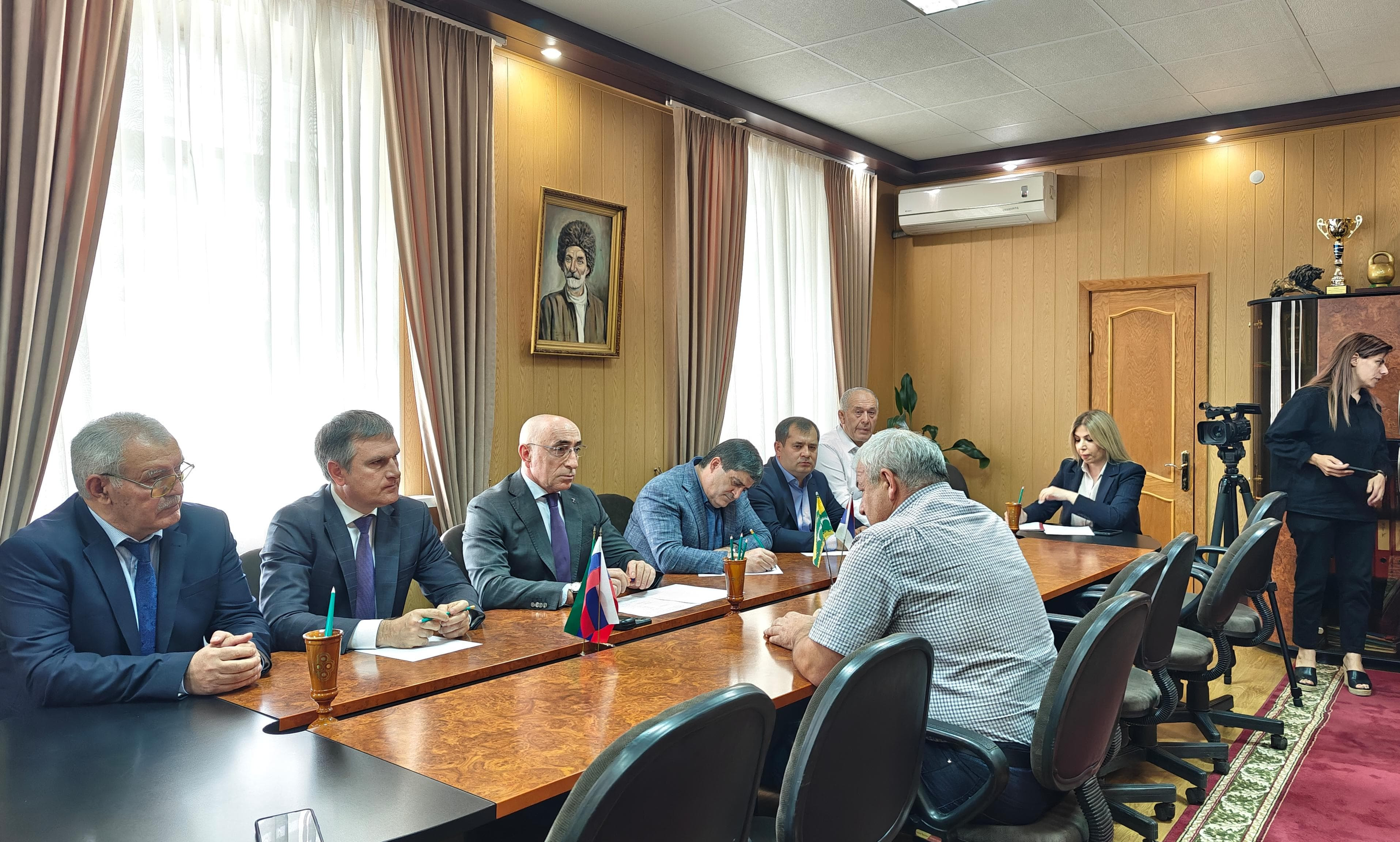 Нариман Казимагамедов провел выездной прием граждан в Сулейман-Стальском районе